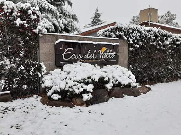 Cabañas con nieve en el Valle de Calamuchita