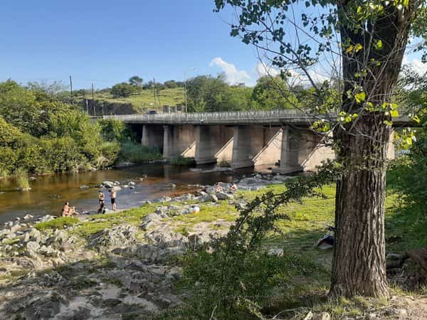 Puente San Ignacio de Loyola sobre el río Los Reartes